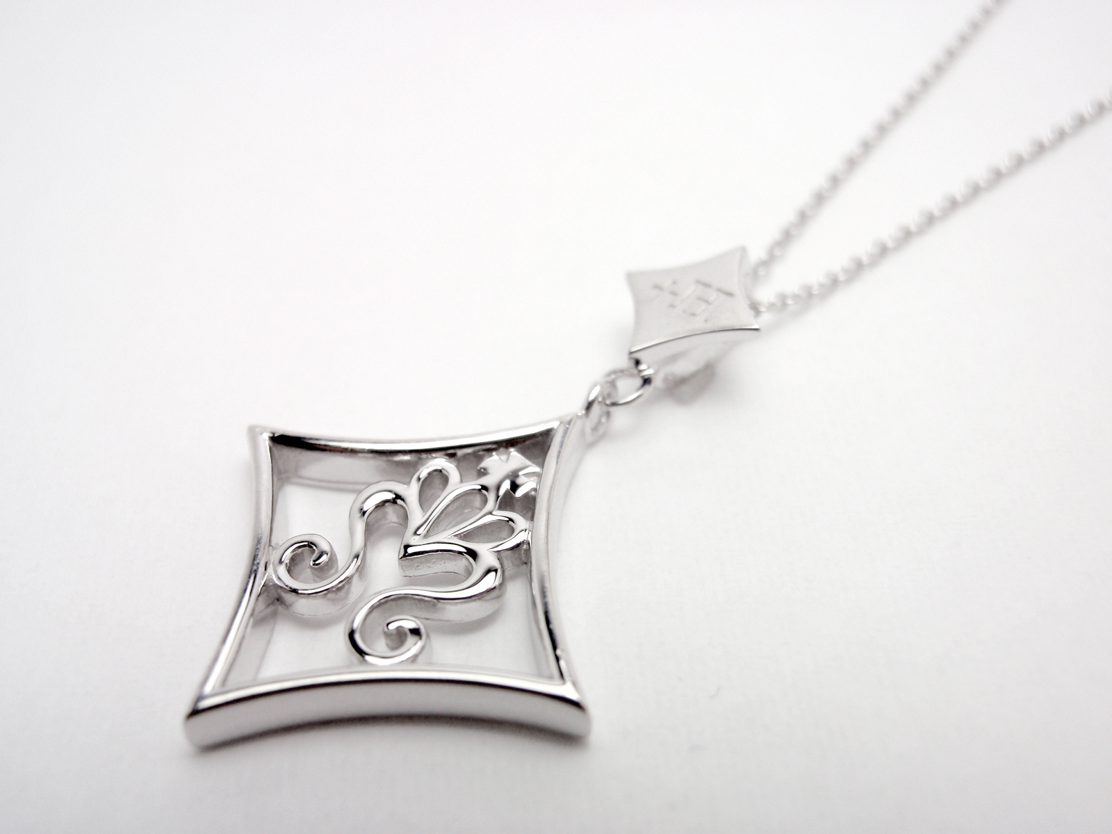 マテリアルクラウン