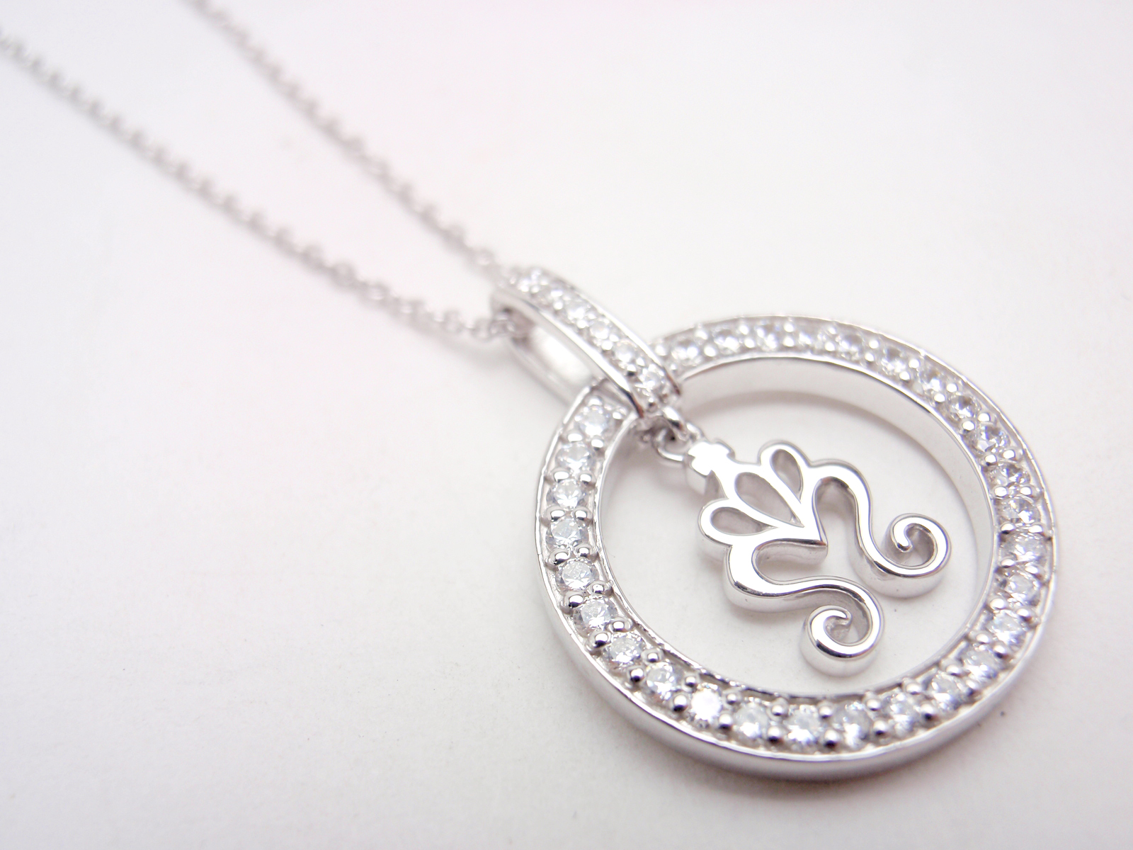 マテリアルクラウン