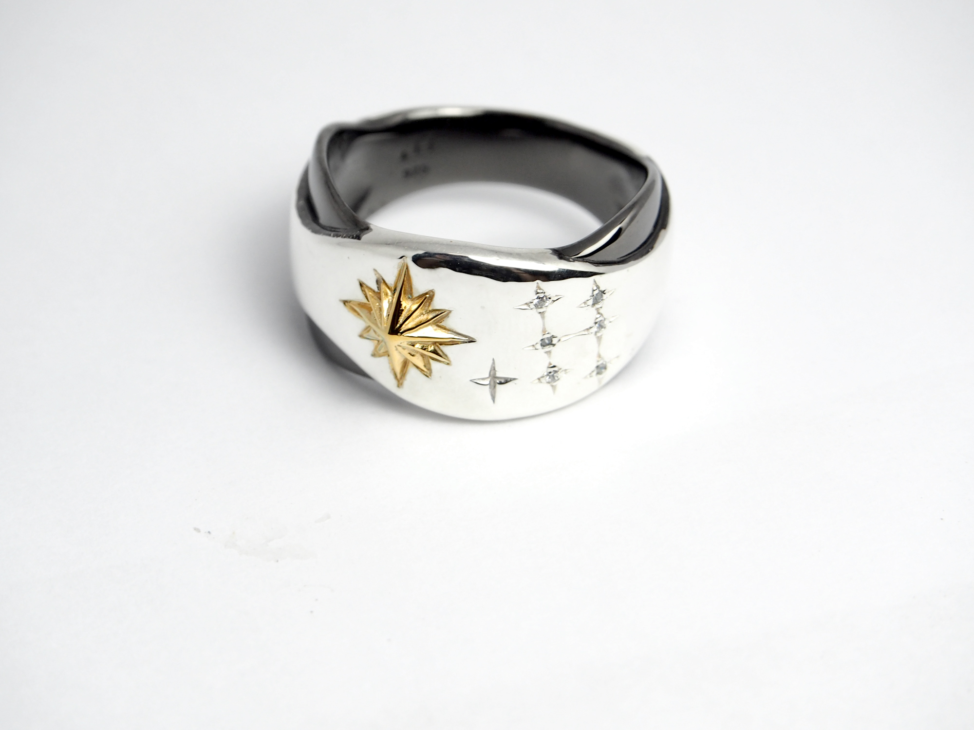 マテリアルクラウン